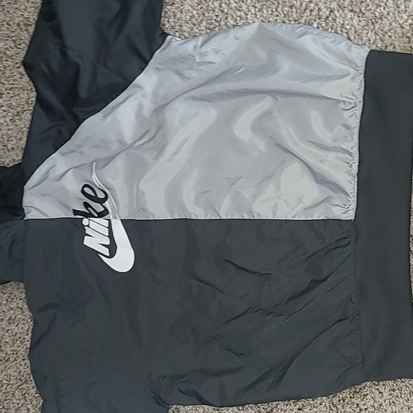 Nike Windrunner Jacket - Picture 6 of 9